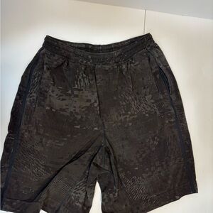 Lululemon T.H.E. Short 11" Mens Small Black Digital Camo Linerless Stretch Gym